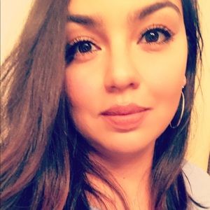 Meet your Posher, Jacqueline